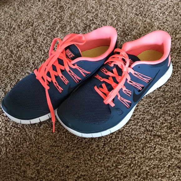 Nike Free Dark Grey and Coral Shoes - Picture 2 of 8